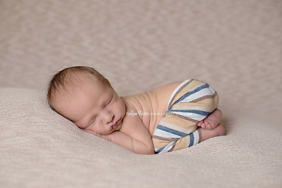 0004-Lynn-Puzzo-Photography-Connecticut-Newborn-Baby-Infant-Photographer