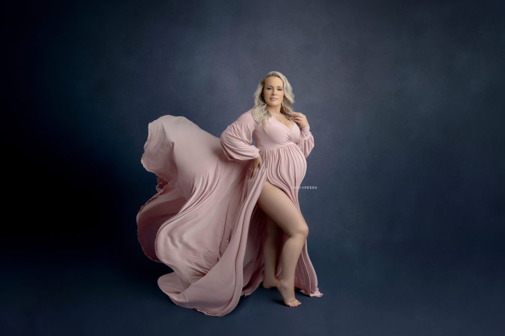 maternity photo in pink dress